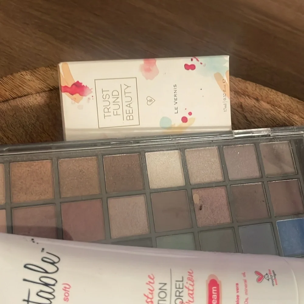 Makeup Cosmetics Beauty Supply Collection OFRA KINSHIP PEEK BAHAMA MAMA Samples